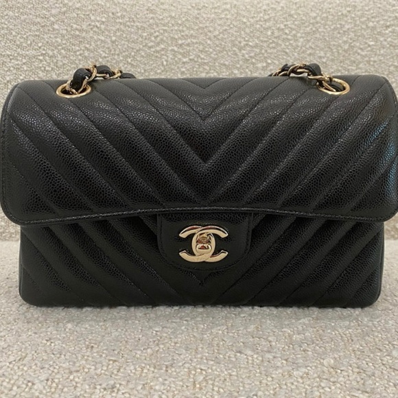 Authentic Chanel Small Classic Flap Chevron Black Caviar GHW - Picture 1 of 16